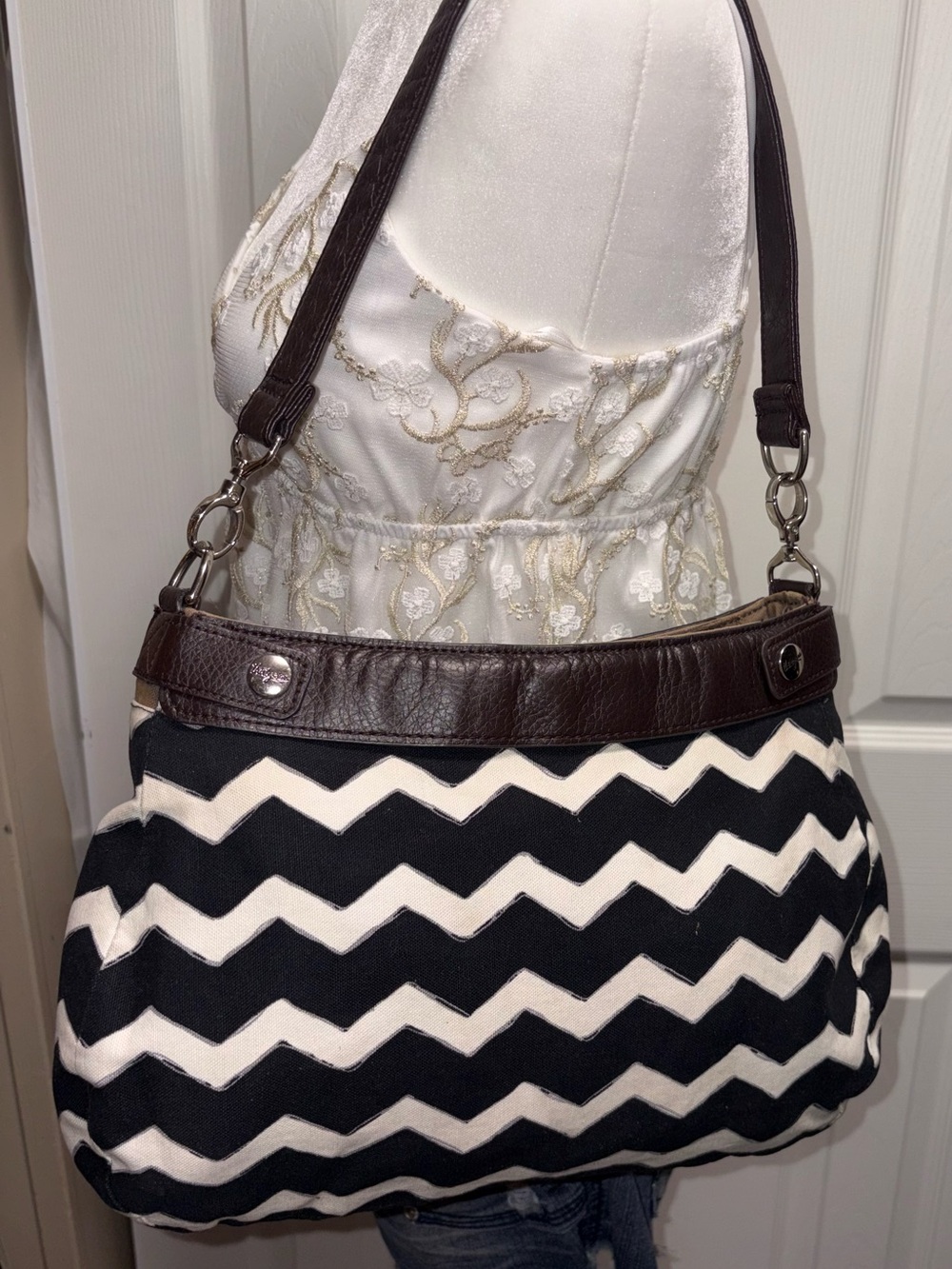 thirty-one Chevron Shoulder Bag in Black and Cream with Brown Trim